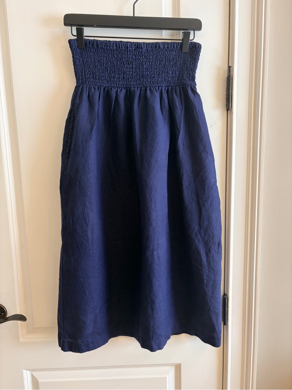 Tahari 100% Linen Maxi Skirt Women’s L Navy Blue Smocked Waist